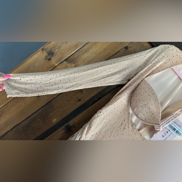 Brand new gorgeous dress!! - Picture 5 of 8